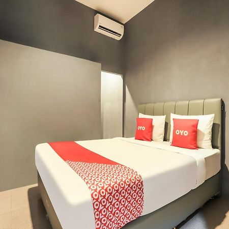 Oyo 3492 Mandala Residence ميدان المظهر الخارجي الصورة