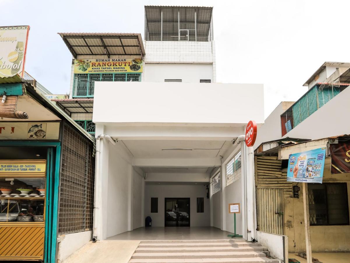 Oyo 3492 Mandala Residence ميدان المظهر الخارجي الصورة