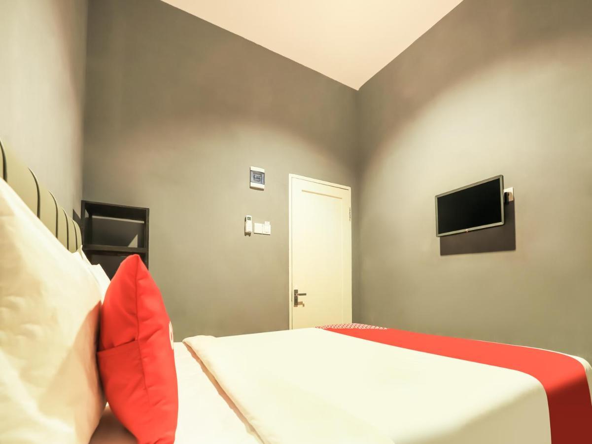 Oyo 3492 Mandala Residence ميدان المظهر الخارجي الصورة